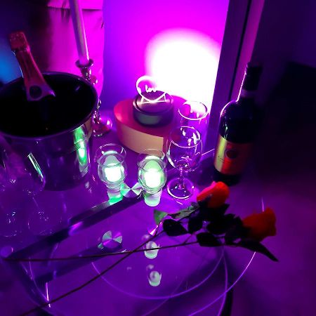 Un Sejour Romantique En Couple Avec Jacuzzi Prive Chromotherapie Jardin Maison Privee Ychoux Εξωτερικό φωτογραφία