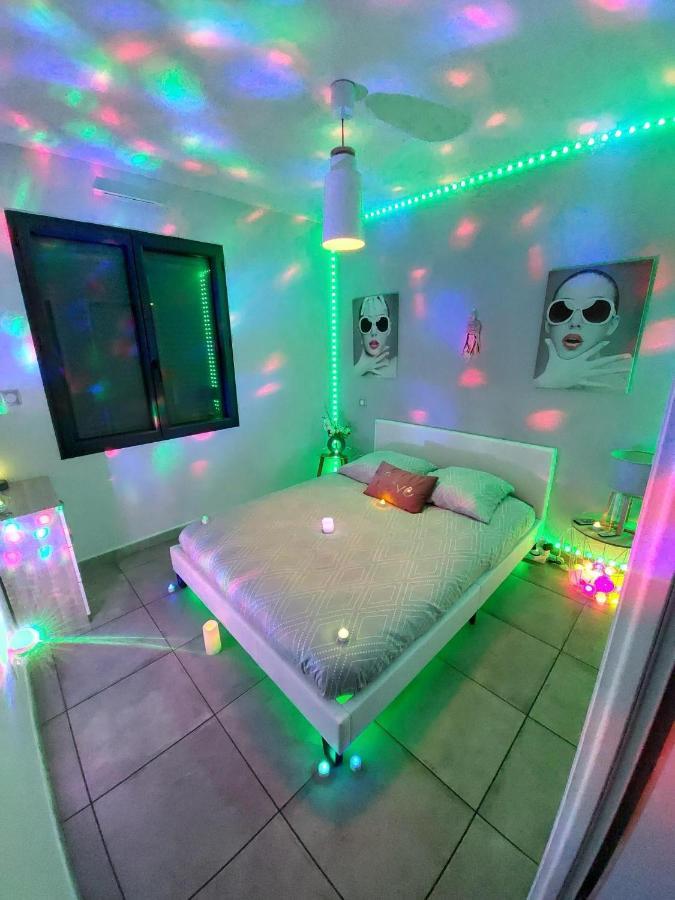 Un Sejour Romantique En Couple Avec Jacuzzi Prive Chromotherapie Jardin Maison Privee Ychoux Εξωτερικό φωτογραφία