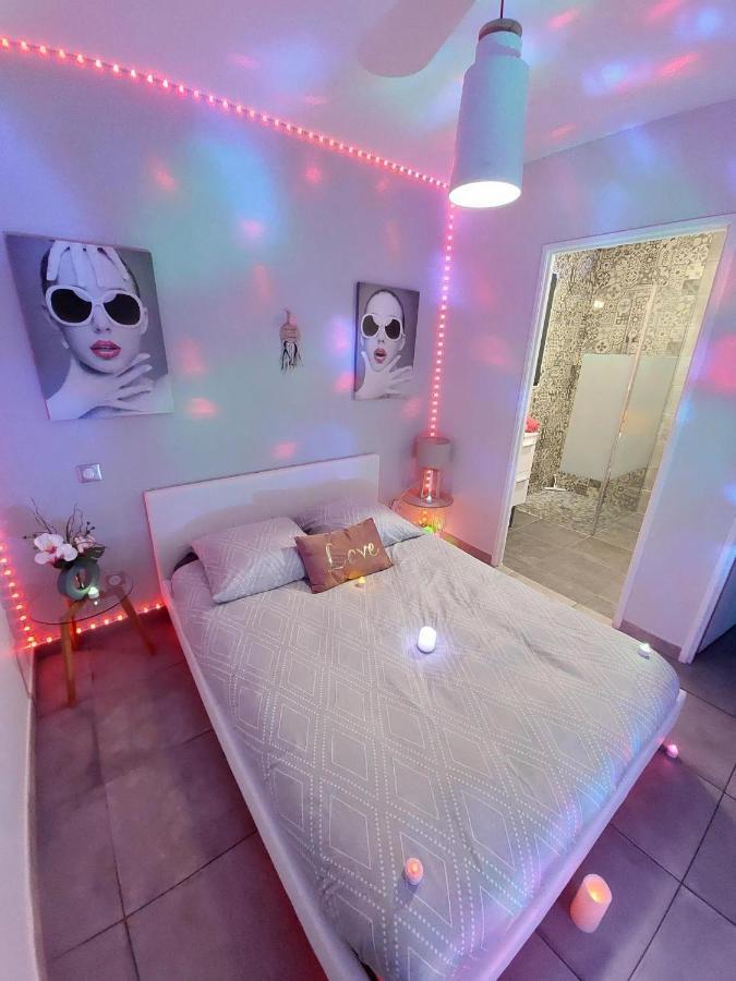 Un Sejour Romantique En Couple Avec Jacuzzi Prive Chromotherapie Jardin Maison Privee Ychoux Εξωτερικό φωτογραφία